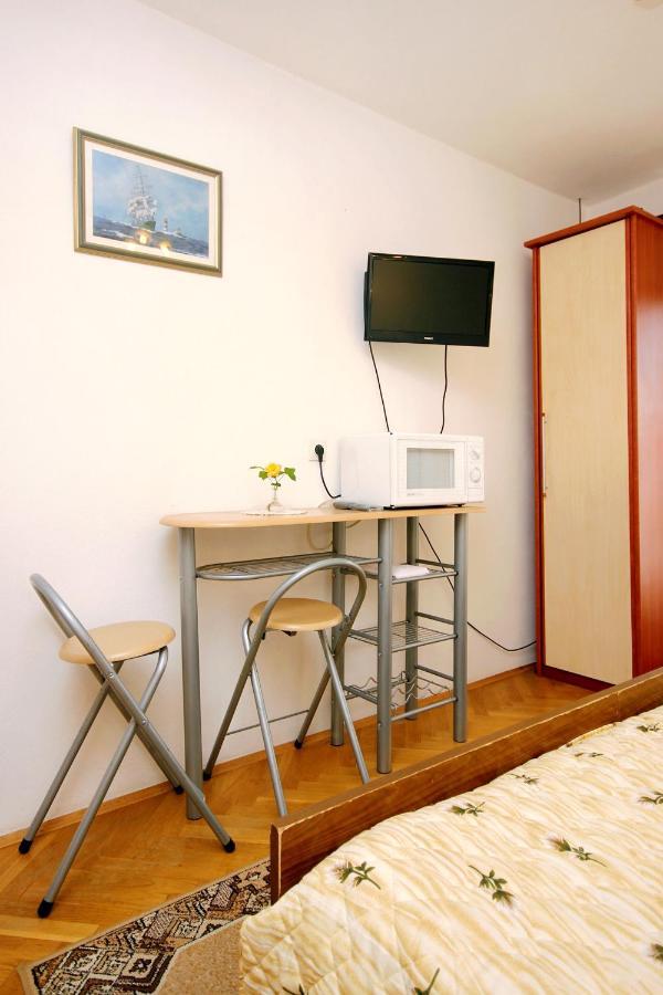Apartments And Rooms By The Sea Racisce, Korcula - 4341 Екстериор снимка