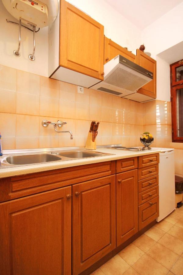 Apartments And Rooms By The Sea Racisce, Korcula - 4341 Екстериор снимка