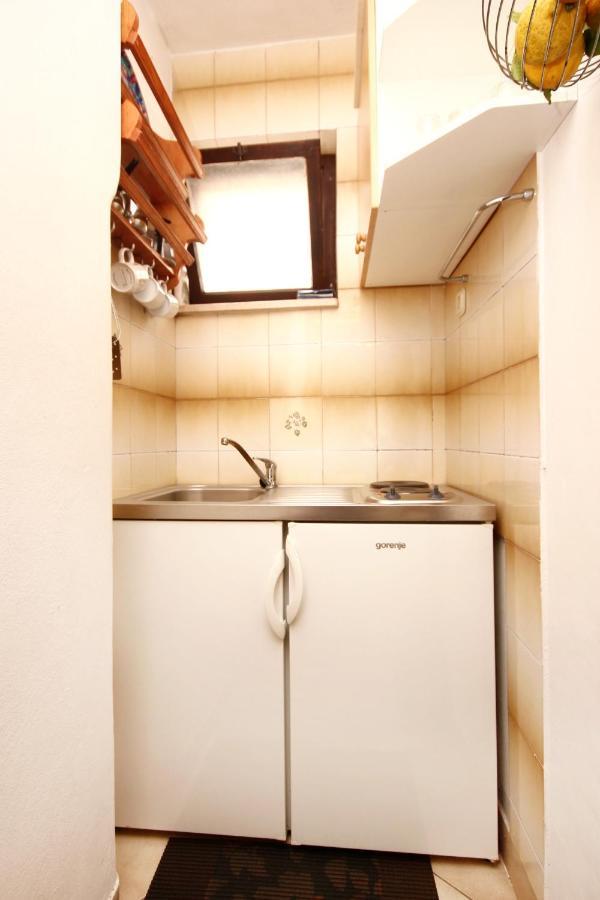 Apartments And Rooms By The Sea Racisce, Korcula - 4341 Екстериор снимка