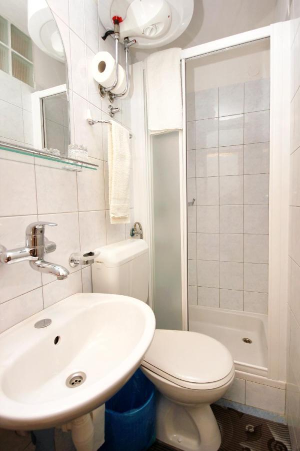Apartments And Rooms By The Sea Racisce, Korcula - 4341 Екстериор снимка