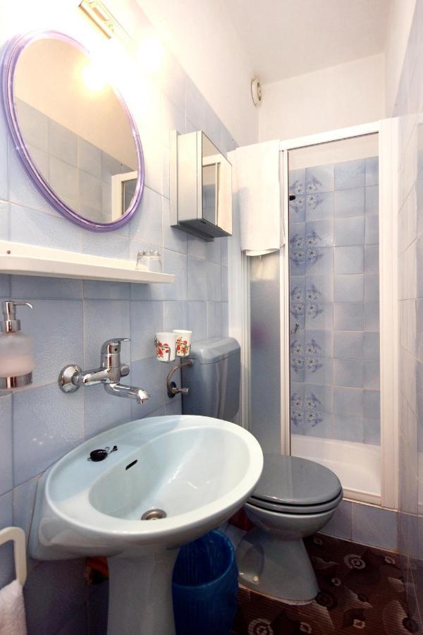 Apartments And Rooms By The Sea Racisce, Korcula - 4341 Екстериор снимка